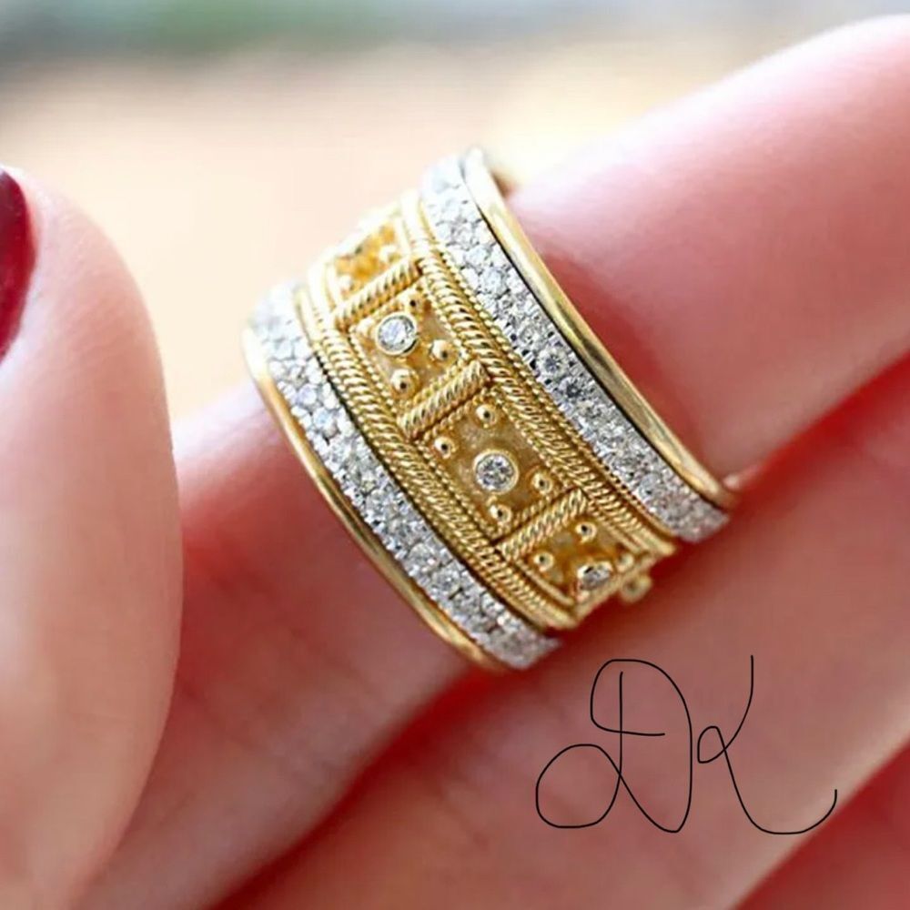 Wedding Ring - Picture 2 of 6